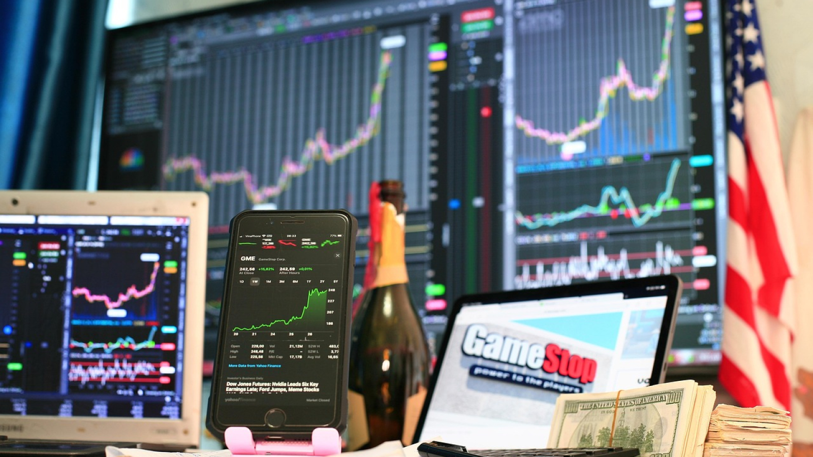 gamestop-6286878_1280